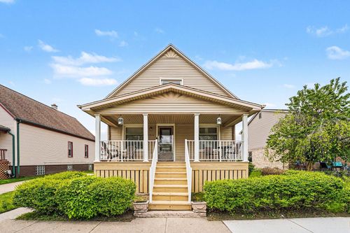 1822 4th St, Wyandotte, MI, 48192-3938 | Card Image