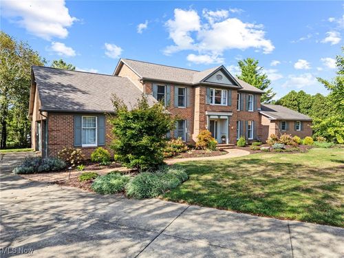 6810 Graystone Cir Nw, Canton, OH, 44718-1372 | Card Image