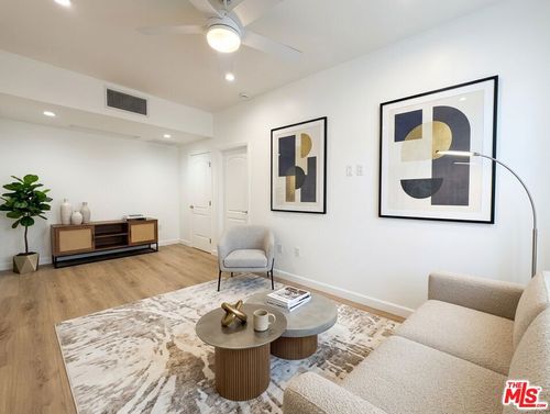 816 1/2 N Mccadden Pl, Los Angeles, CA, 90038-3421 | Card Image