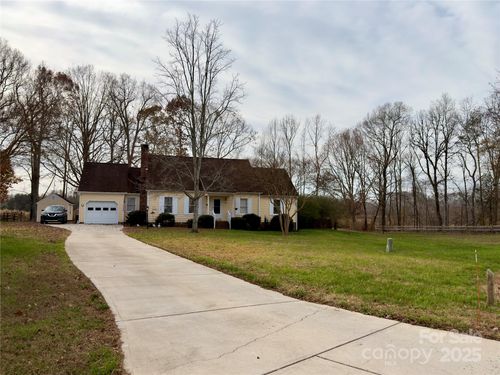 205 Willow Dr, Salisbury, NC, 28146-8950 | Card Image