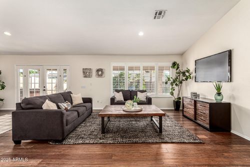 4940 S Rosemary Dr, Chandler, AZ, 85248-5530 | Card Image