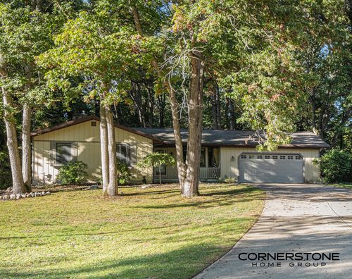 2727 Van Dam Dr, Belmont, MI, 49306-9297 | Card Image