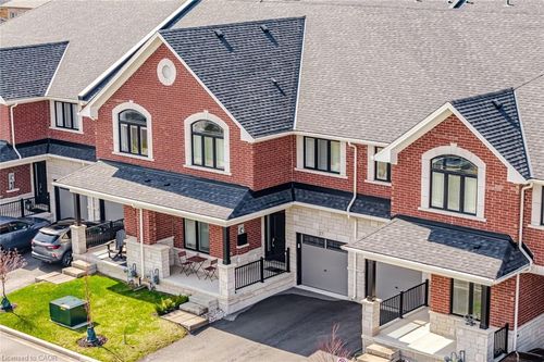 37 Westfield Cres, Waterdown, ON, L8B1Y1 | Card Image