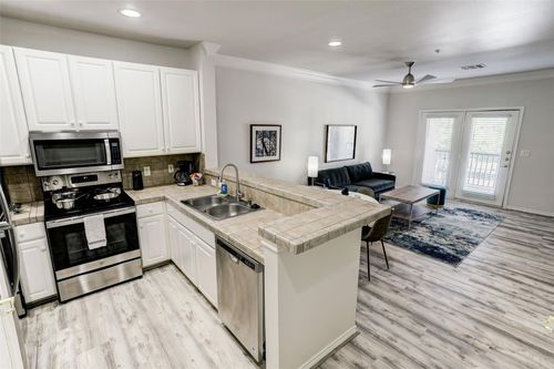 346-2400 Mccue Rd, Houston, TX, 77056-5123 | Card Image