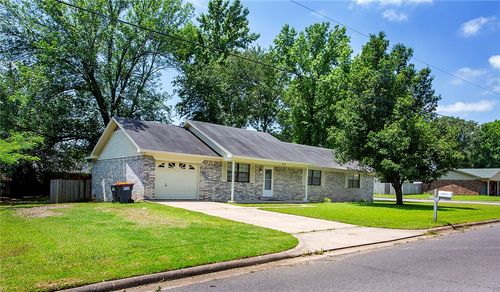 2200 19th St, Russellville, AR, 72802-8320 | Card Image