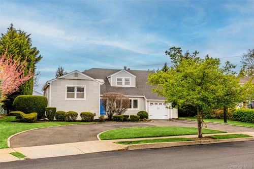 1970 Brook Park Dr, Merrick, NY, 11566-4606 | Card Image