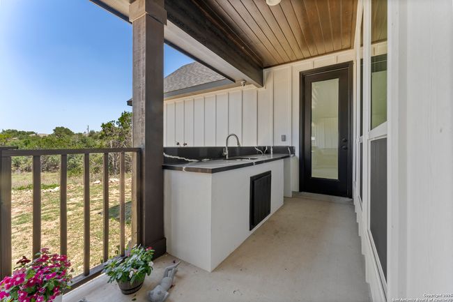 1101 Persimmon Pass, House other with 3 bedrooms, 2 bathrooms and null parking in Fischer TX | Image 40