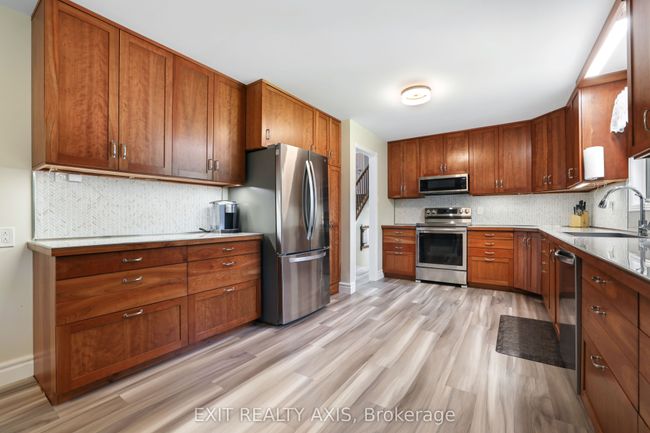 42 Strickland Rd, House other with 3 bedrooms, 2 bathrooms and 8 parking in Lombardy ON | Image 11