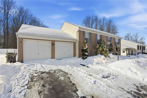 130 Neshannock Trails Dr, New Castle, PA, 16105-2908 | Card Image