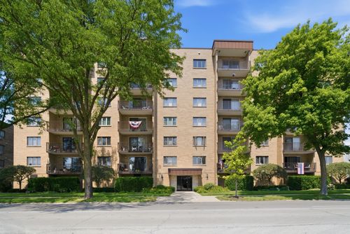 708-700 Graceland Ave, Des Plaines, IL, 60016-4577 | Card Image
