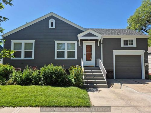910 W 13th St, Grand Island, NE, 68801-3729 | Card Image