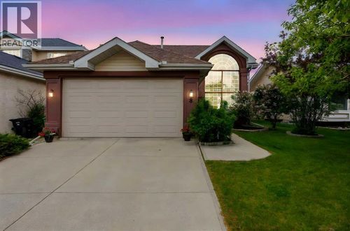 8 Citadel Dr Nw, Calgary, AB, T3G3X7 | Card Image
