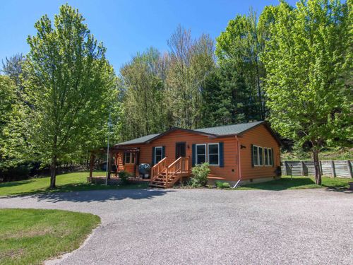 8086 Narrow Gauge Rd, Beulah, MI, 49617-9792 | Card Image