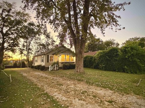 1319 Se Riverside Drive, Evansville, IN, 47713 | Card Image