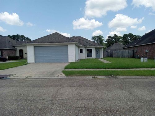 6741 Silver Springs Dr, Greenwell Springs, LA, 70739-4032 | Card Image