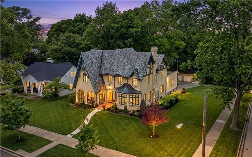 451 E Schantz Ave, Oakwood, OH, 45409-2331 | Card Image