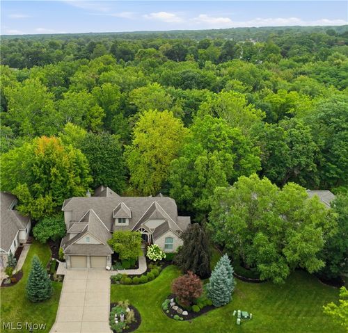 411 Stonebridge Drive, Amherst, OH, 44001 | Card Image