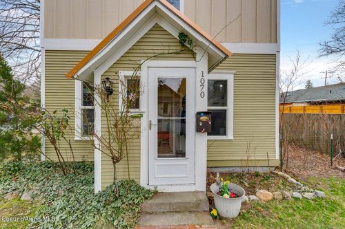 1070 N 1st St, Coeur D Alene, ID, 83814-3156 | Card Image