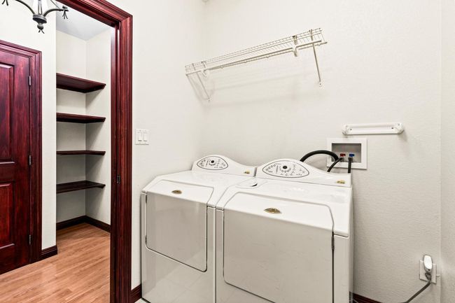 Laundry Area | Image 14