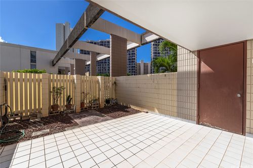 c113-5065 Likini St, Honolulu, HI, 96818-2356 | Card Image