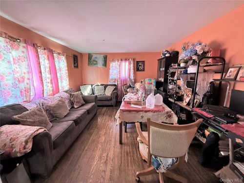 3840 Linden Pl, Hempstead, NY, 11550 | Card Image