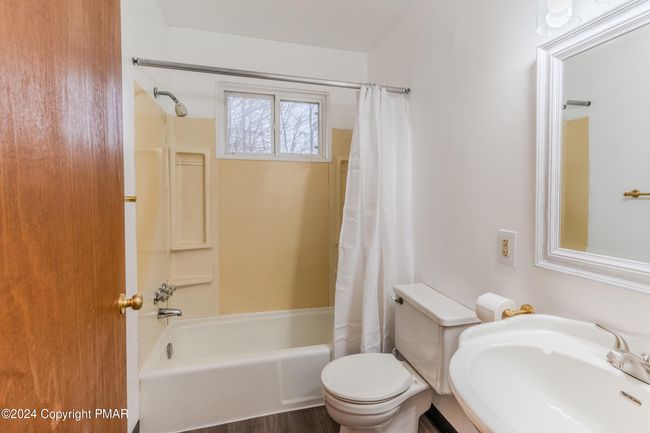 Bathroom | Image 25