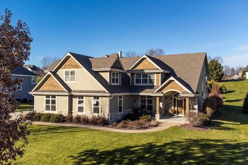 739 Stepping Stone Way, Pewaukee, WI, 53072-1951 | Card Image