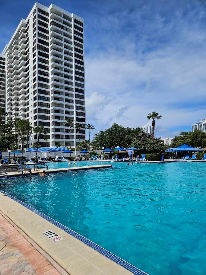 Residential Lease in Hallandale Beach 3