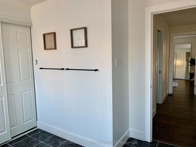 323 Montfort St, Home with 2 bedrooms, 3 bathrooms and 3 parking in Vanier ON | Image 19