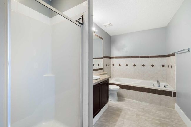 41 Valley Crest Close Nw, Home with 3 bedrooms, 3 bathrooms and 4 parking in Calgary AB | Image 25