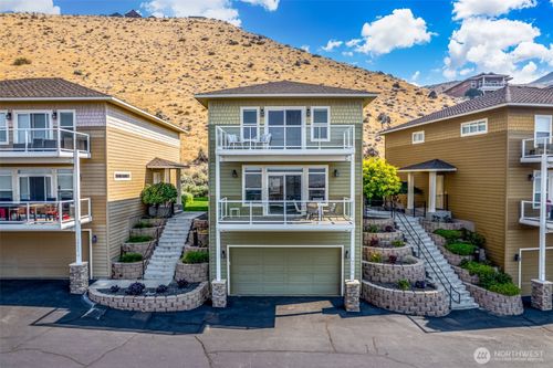 d30-9215 Riverview Way Nw, Quincy, WA, 98848-9135 | Card Image