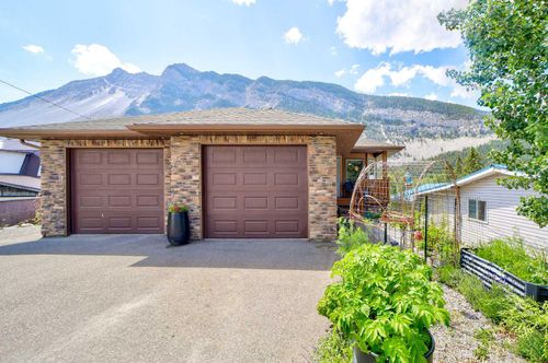 14862 21 Avenue, Frank, AB, T0K0E0 | Card Image