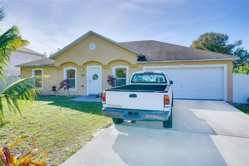 1122 Se Floresta Dr, Port St Lucie, FL, 34983-2758 | Card Image
