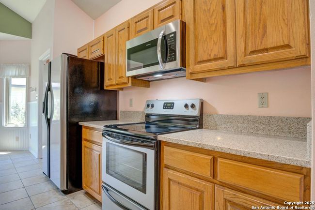 201 Cibolo Crossing Dr, House other with 3 bedrooms, 2 bathrooms and null parking in Boerne TX | Image 11