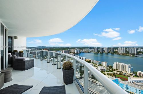 5201-18201 Collins Ave, Sunny Isles Beach, FL, 33160-5107 | Card Image