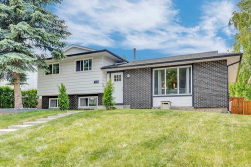 1719 58 St Ne, Calgary, AB, T1Y1M8 | Card Image