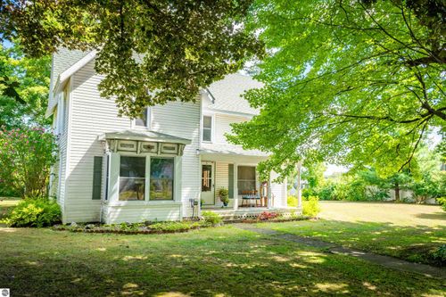 124 N 5th St, Edmore, MI, 48829 | Card Image