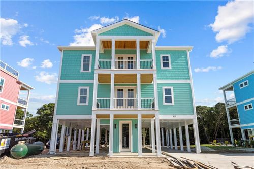 935 Salter Path Rd, Indian Beach, NC, 28512-5911 | Card Image