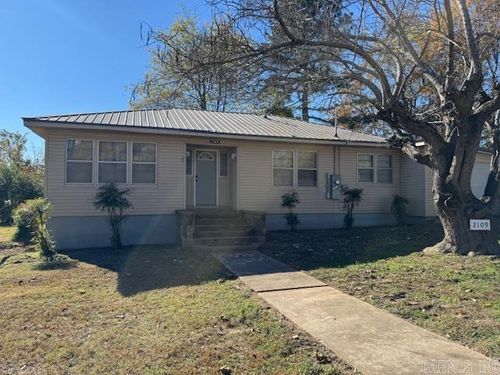 2109 Lee St, Pocahontas, AR, 72455-2538 | Card Image