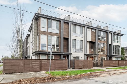 c-10503 Evanston Ave N, Seattle, WA, 98133-8835 | Card Image