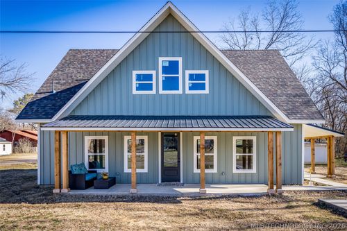 101 Dunn St, Caddo, OK, 74729-4219 | Card Image