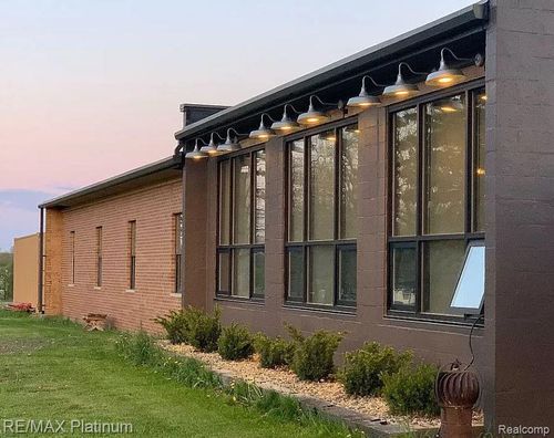 2045 Bradley Rd, Webberville, MI, 48892-9002 | Card Image