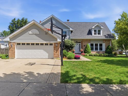 330 Sutcliffe Cir, Vernon Hills, IL, 60061-2913 | Card Image