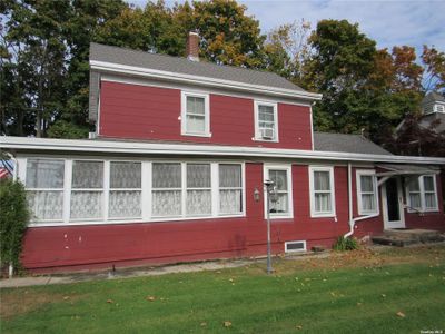 204 Union Avenue, House other with 3 bedrooms, 1 bathrooms and null parking in Riverhead NY | Image 3