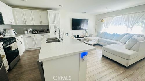 7155 Citrus Ave, Fontana, CA, 92336-6000 | Card Image