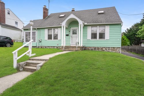 261 Colony St, Fairfield, CT, 06824-5204 | Card Image