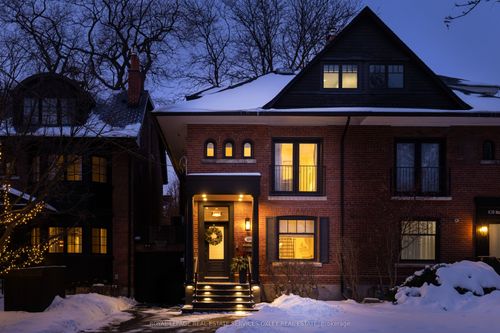 106 Highland Ave, Toronto, ON, M4W2A6 | Card Image