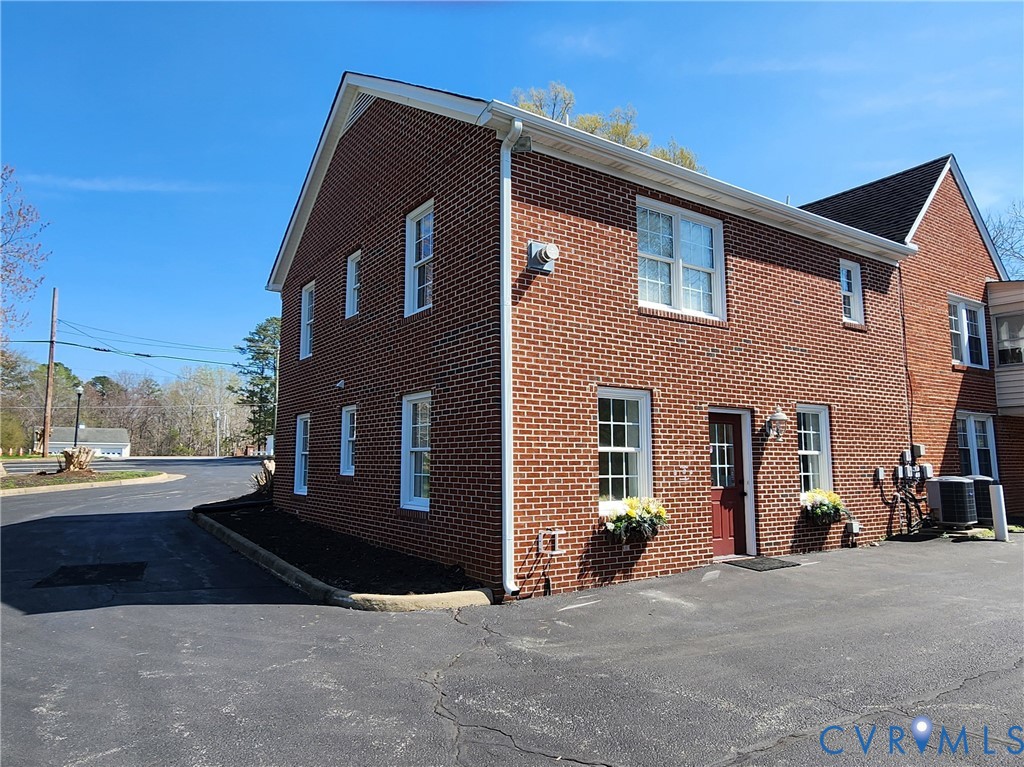 Commercial Lease in Unknown 4