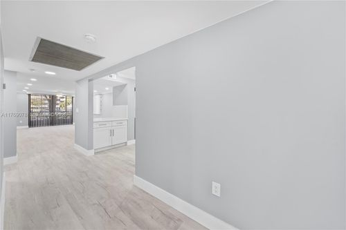 apt-114-1001 Colony Point Cir, Pembroke Pines, FL, 33026-2905 | Card Image