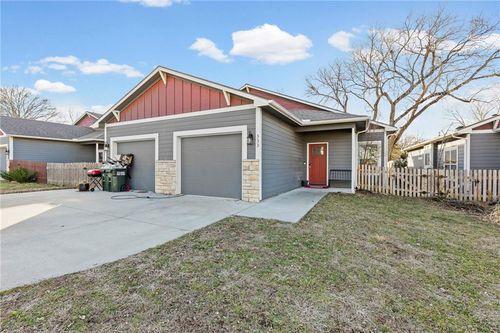 333 Florida St, Lawrence, KS, 66044-4651 | Card Image